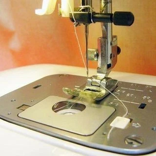 JUKI HZL-009 Computerized Sewing Machine EM-2 Embroidery Unit LED Light Tested - Image 2 of 4