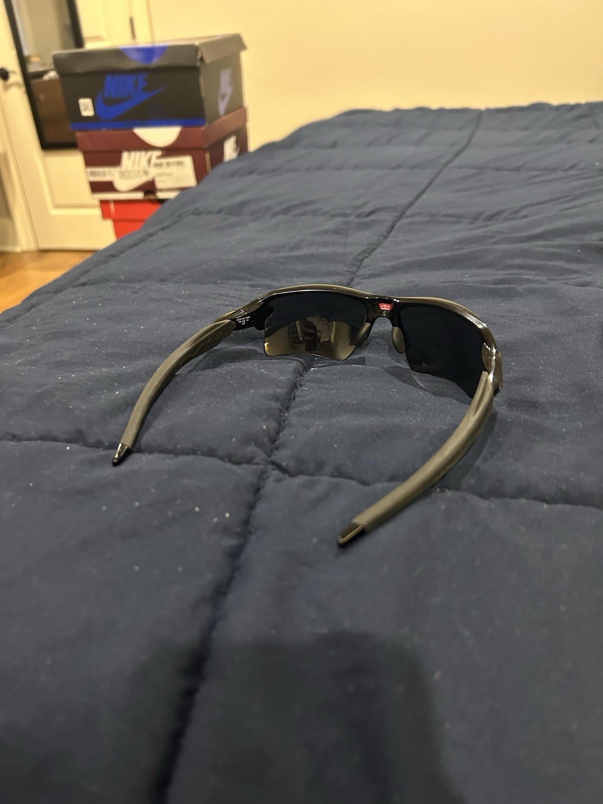 Oakley Men's Black Rectangular Lightweight Sungla… - image 4