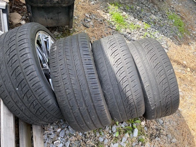 4 Car Tires 285-35-R22 Good Condition - Image 2 of 2