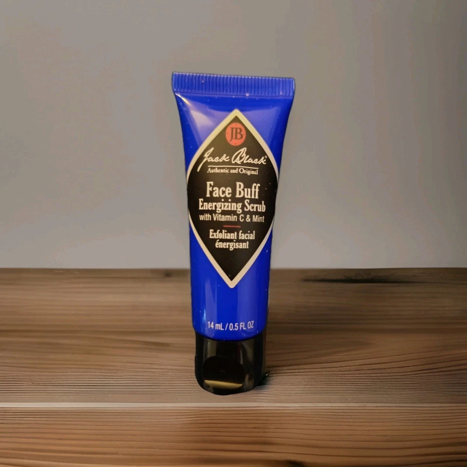 JACK BLACK Combo Hidratante Facial Doble Función y Exfoliante Energizante Tamaños de Viaje Foto 3 de 3
