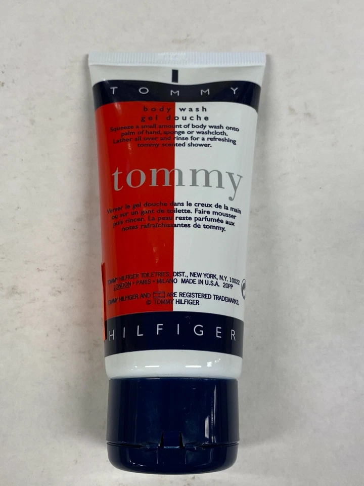 Champú para el cabello Tommy Hilfiger (5 fl oz) Foto 2 de 3