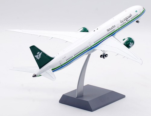 Modelo a reacción de avión fundido a presión B-Models 1:200 Saudi Arabian Airlines B787-10 HZ-AR32 - Imagen 3 de 16