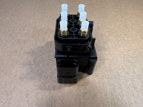 Unidad de válvula de suspensión neumática RAPA para Audi A6 Allroad Avant C6 4F A8 D3 4E Phaeton D1 - Imagen 3 de 12