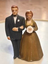 VINTAGE WILTON CAKE TOPPER BRUNETTE BRIDE AND GROOM GOLD DRESS 1950'S
