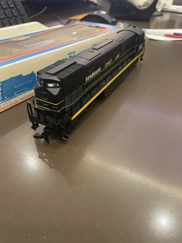 Seaboard Coast Line 2200 Train Locomotive HO Vintage Model Power - Picture 5 of 18