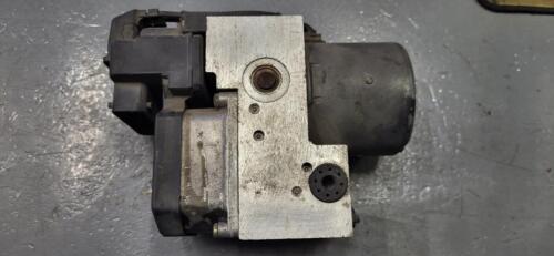 VOLKSWAGEN PASSAT Anti-Lock Brake Part 3B0 614 111 W/ 273 004 573 - Picture 2 of 4