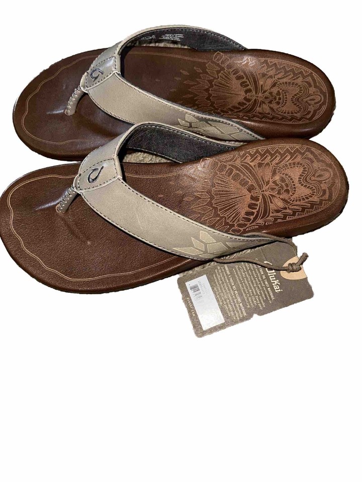 Olukai Mens 10 Kulia Dark Wood Leather Sandal Flip Flop Brown Embossed