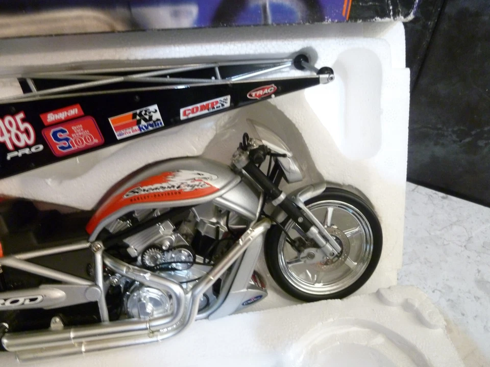 ERTL HARLEY DAVIDSON 1.9 2003 VANCE + HINES NHRA BICICLETA DE ARRASTRE SCREAMIN EAGLE STOCK Foto 3 de 4