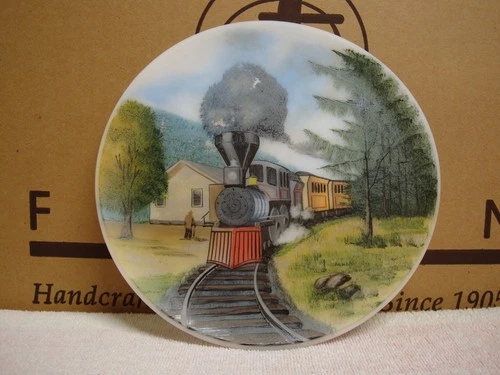 FENTON PLATE H/P PAINTED SMOKE N CINDERS NUMBER 1095/1250 ARTIST DANE FREDRICK