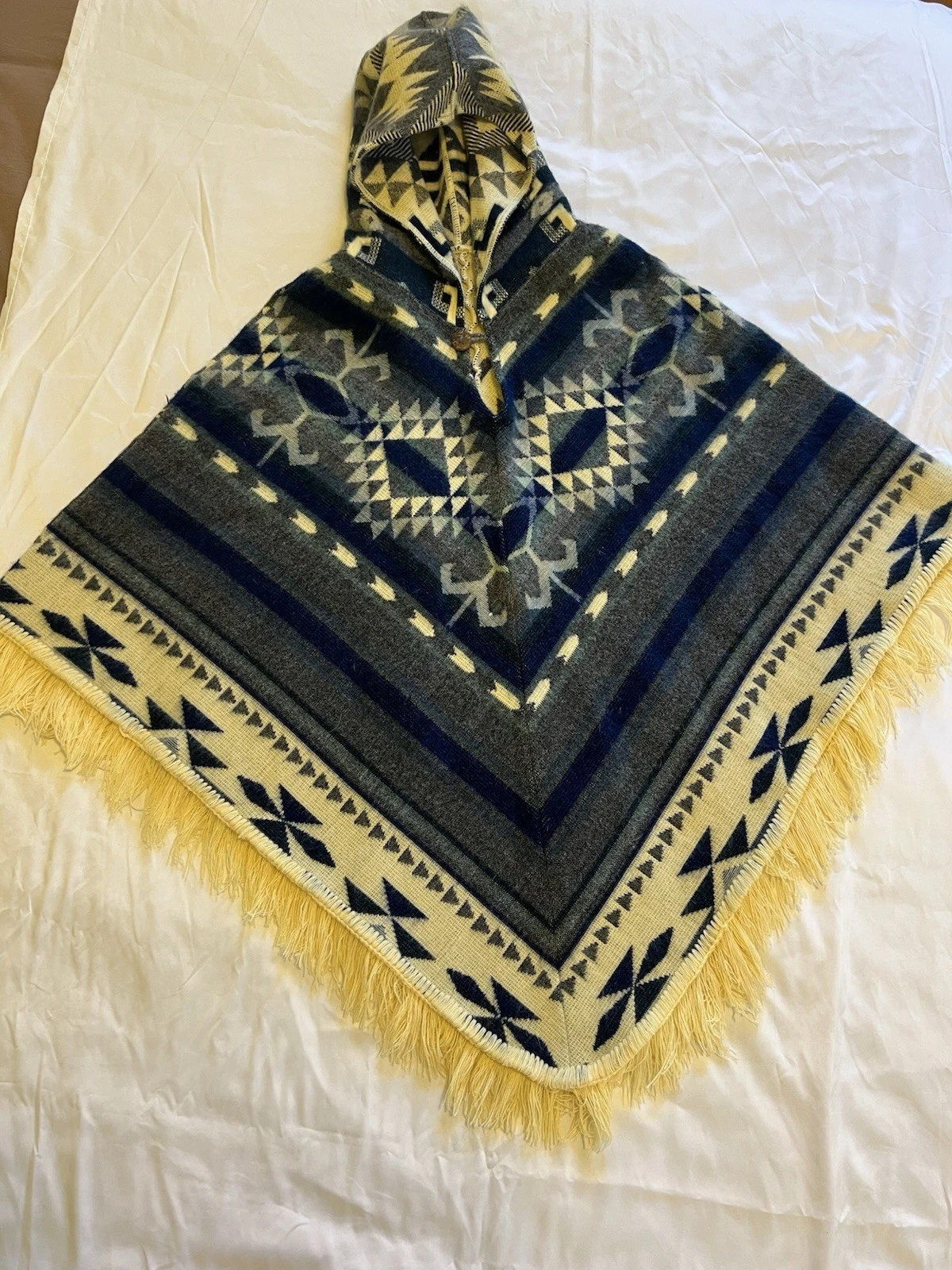 Native Creations Poncho 100% Alpaca Aztec Made In Ecuador Small-Medium Fringe