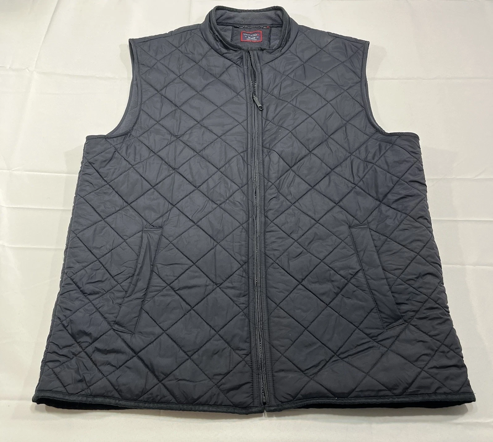 Untuckit Vest Mens XXL 2XL Black Quilted Diamond Full Zip Pockets - Read
Opens in a new window or ta