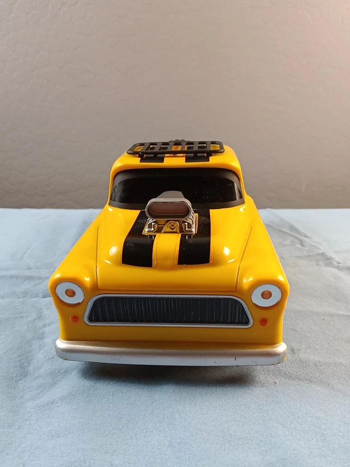 New Bright 1955 Chevy Cameo RC Truck 2.4GHz USB with Remote Works Great  - Image 3 of 4