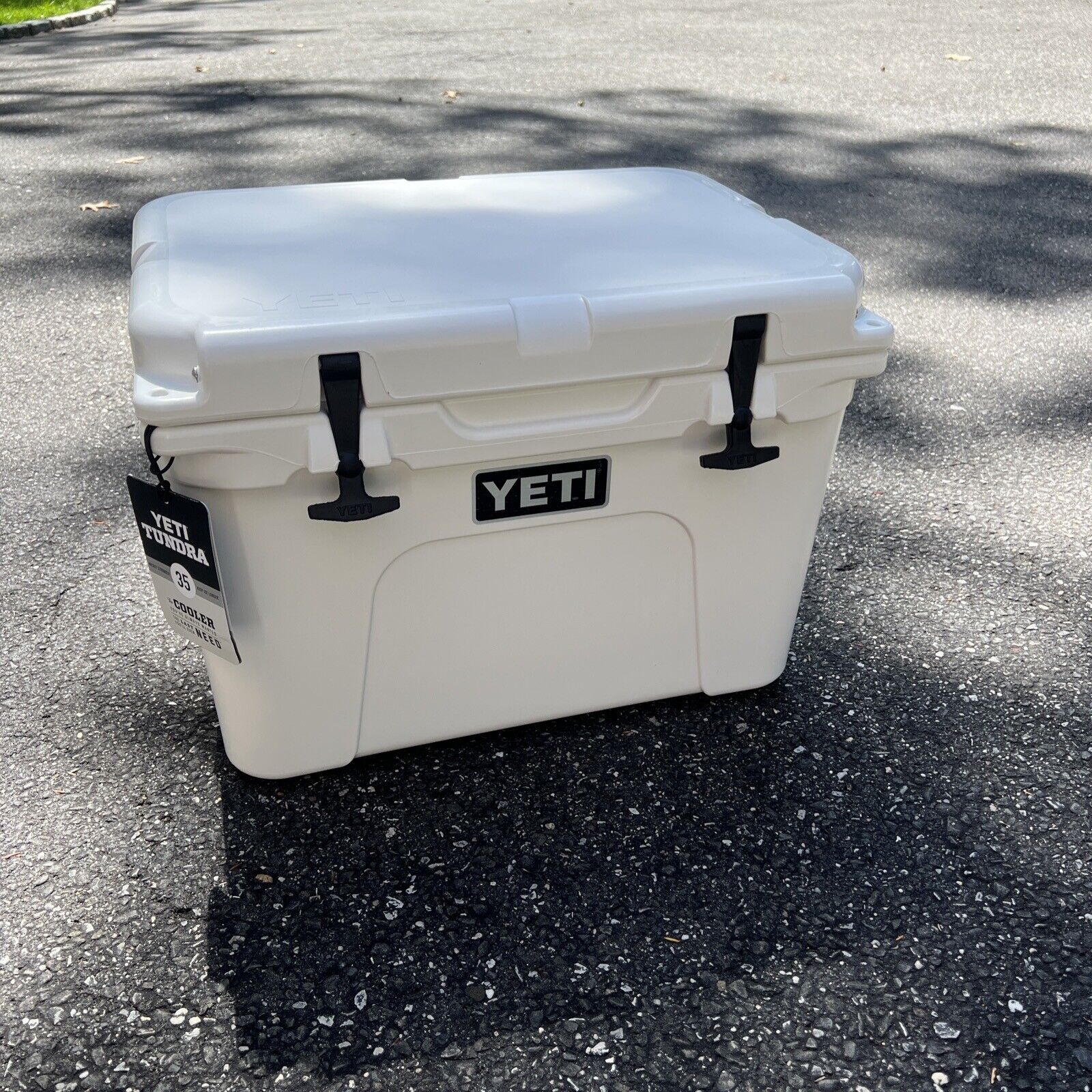 Yeti Tundra 35 Cooler, White