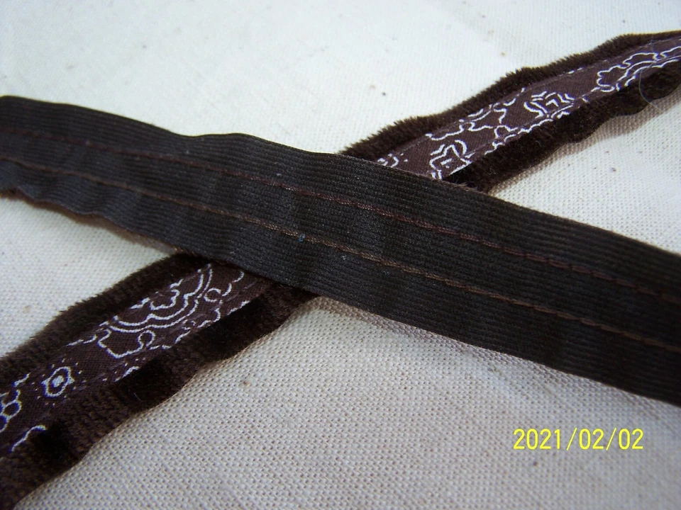 Galon ancien en velours marron et bande de coton fleuri. Vendu au mètre. N°128 - Photo 4/4