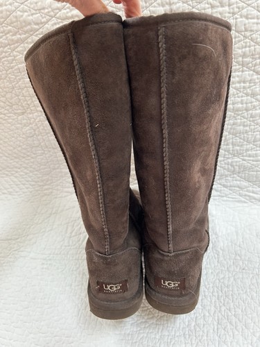 UGG Classic Tall dunkelbraune Wildleder Lammfell gefütterte Stiefel S/N5815 Damengröße 10 - Bild 2 von 5