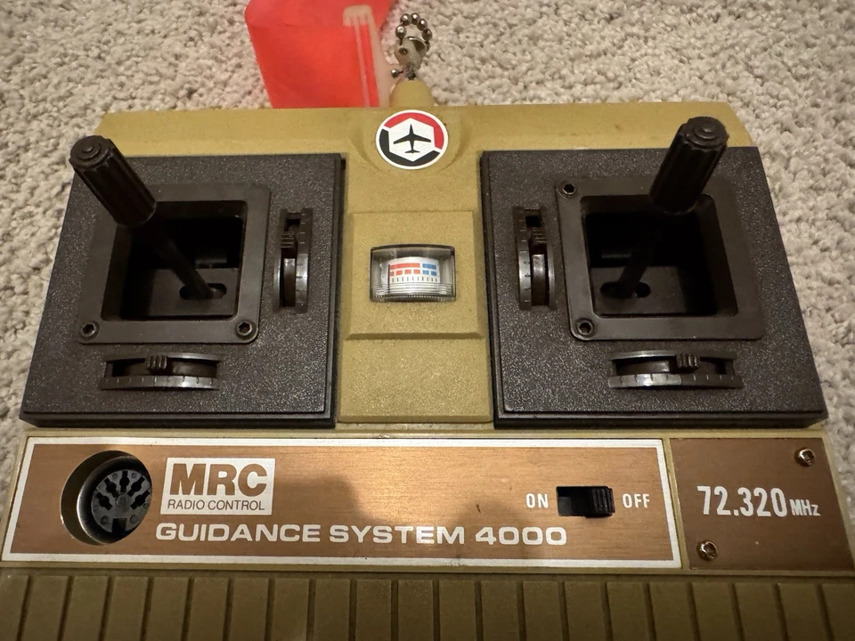 Juego de radio de control de aeronaves MRC Guidance System 4000 de colección ENVÍO GRATUITO Foto 2 de 4