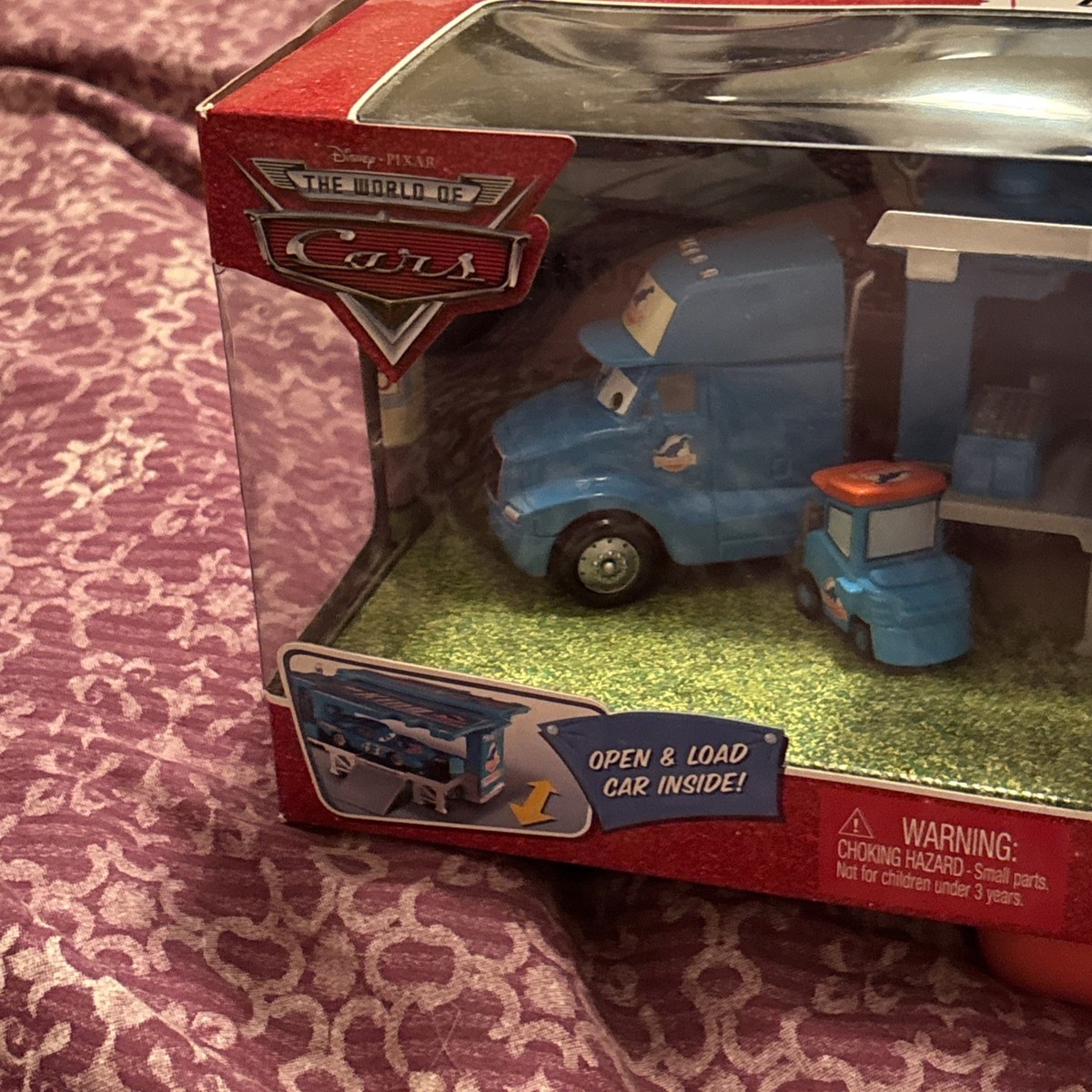 Disney Pixar Cars Team Dinoco (The King, Hauler Gray, Dinoco Pitty