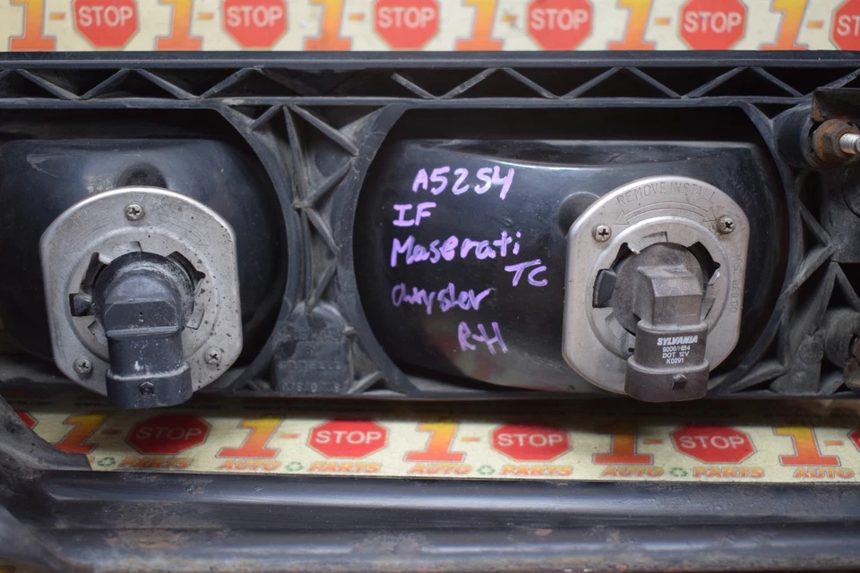 CHRYSLER TC MASERATI 1989-1991 CONJUNTO DE FAROS LATERALES DERECHOS DE PASAJERO OEM Foto 4 de 4