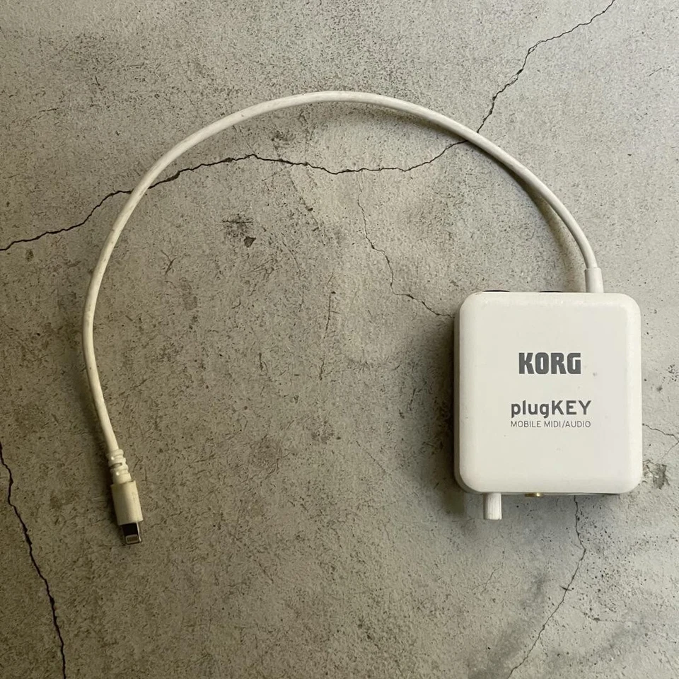 Korg Plugkey Mobile MIDI Audio White Good GP - Image 2 of 2