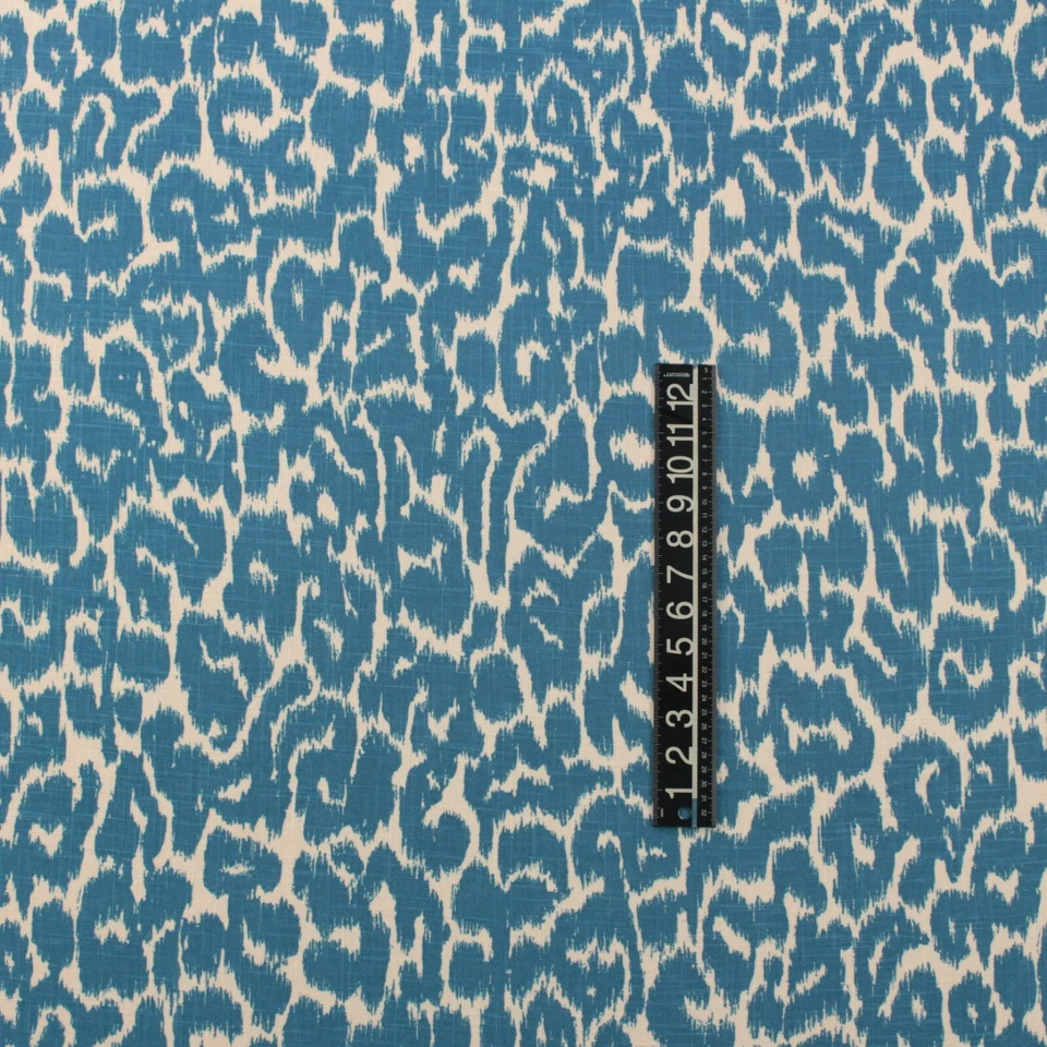 TELA DE LINO ESTAMPADA DISEÑO PIEL ANIMAL AZUL CADETE DURALEE TOMMYE POR YARDA 54"W Foto 3 de 4