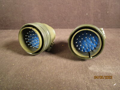 2 Amphenol Connectors # 28 NOS
