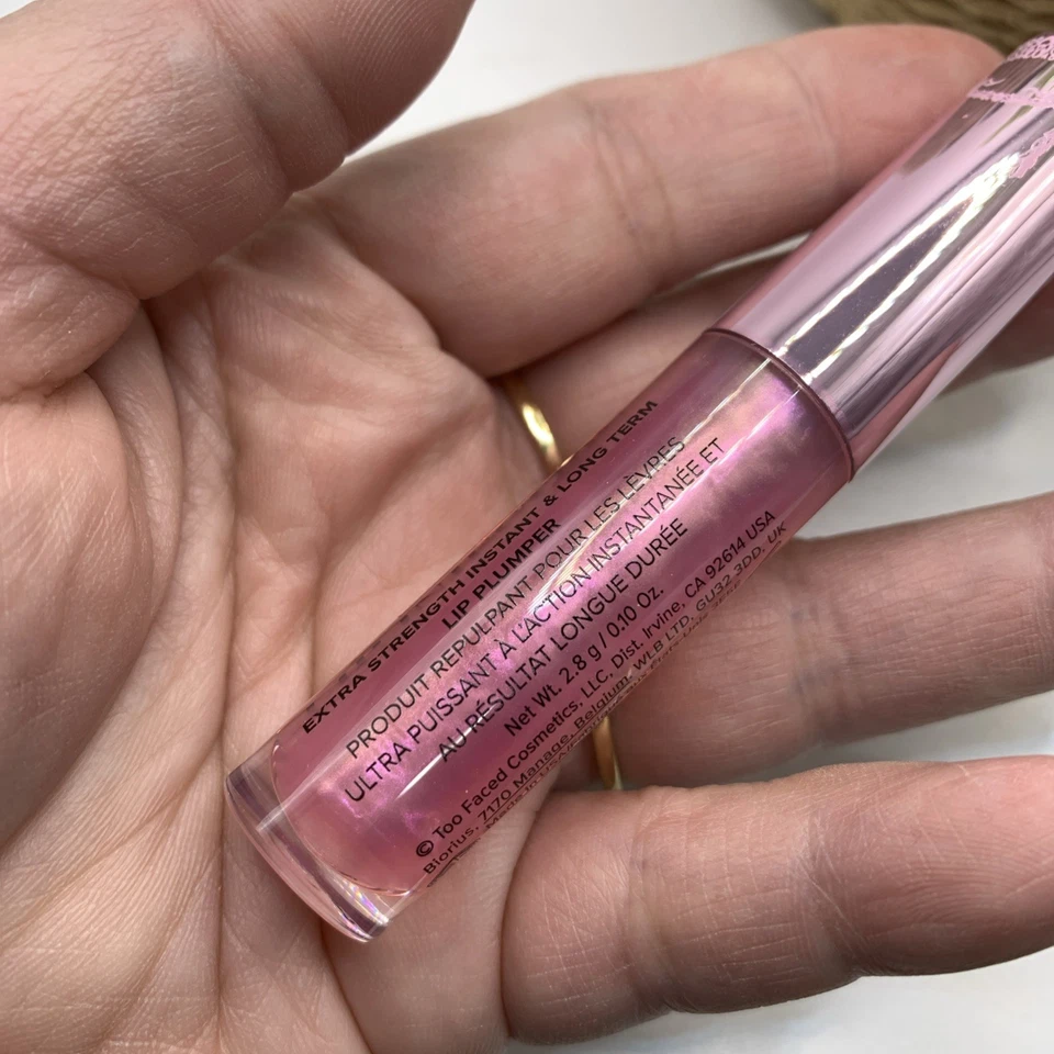 Lip Injection Maximum Plump Extra Strength Lip Plumper, 0,10 Oz - Imagem 2 de 4