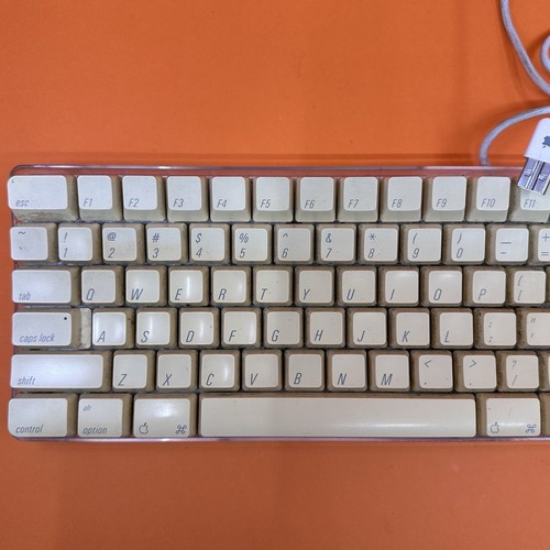 Vintage Apple A1048 Wired USB Cream Keyboard - Tested - 第 3/7 張圖片