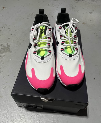 NEW - Women's Nike Air Max 270 React size 6