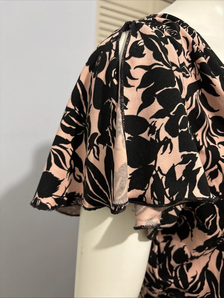 VESTIDO ENVOLVENTE MAX AND CLEO ESCOTE EN V Color Beige/Rosa Con Flores Negras Talla L Foto 4 de 4