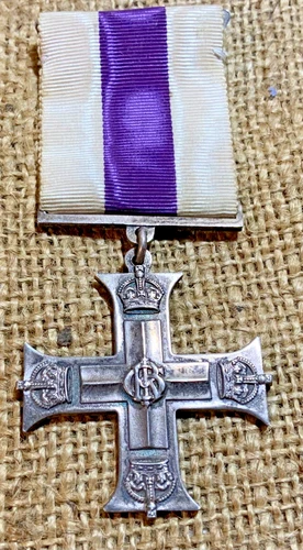 WW1 1914-18 military cross silver GV tailors copy.