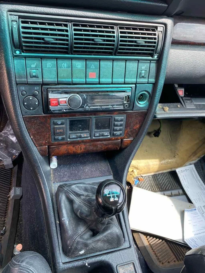 Б/у левый внешний задний фонарь в сборе подходит для: 1995 Audi S6 Sdn внешний левый внешний класс - Изображение 3 из 4