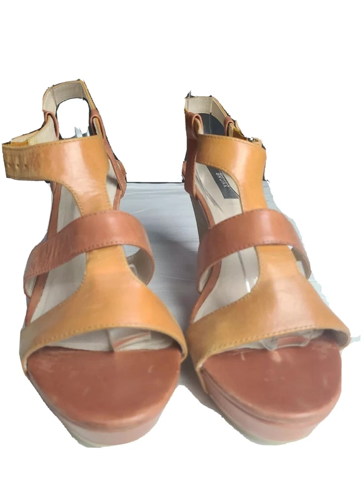 Zapatos para mujer Bronx, color combinado blanco y marrón, charol, cuñas Foto 2 de 4