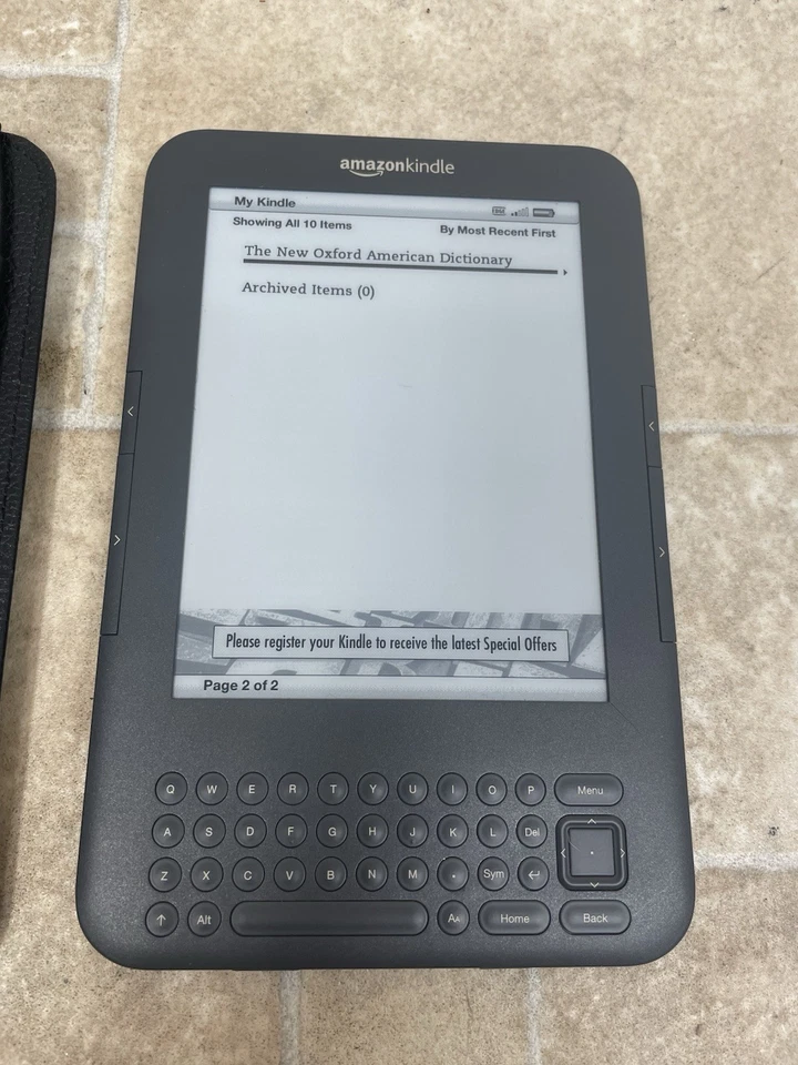 Amazon Kindle Keyboard D00901 3rd Generation 4GB, WiFi + 3G - Image 3 of 4