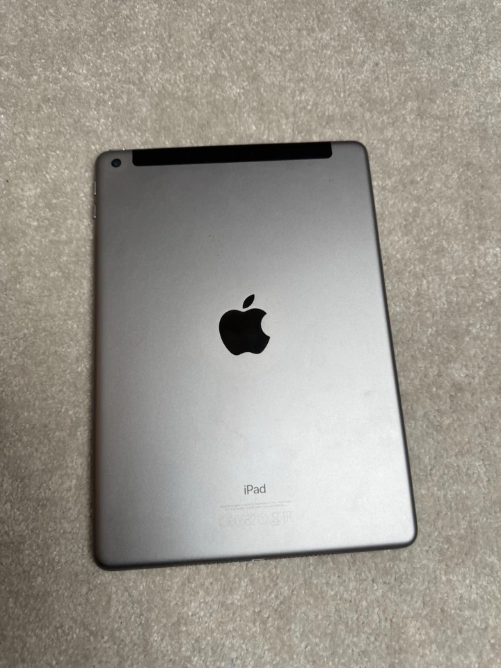 Apple iPad (5th Generation) 32GB Wi-Fi + Cellular Space Grey - Read Description - Image 2 of 4
