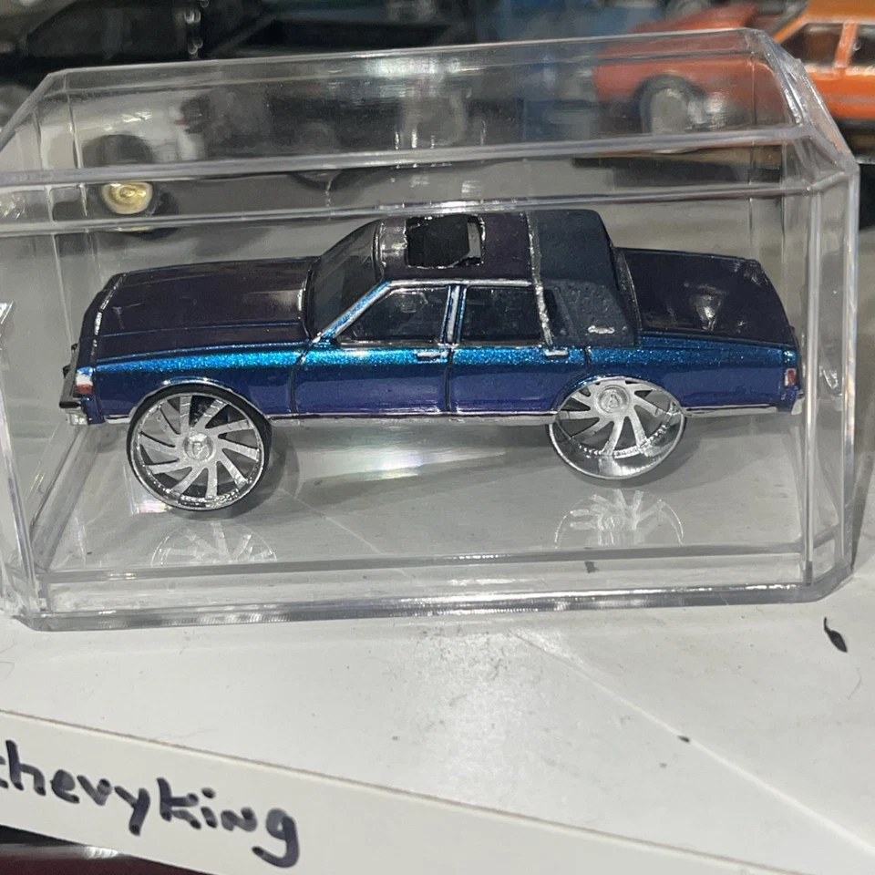 "Chevrolet Caprice Classic Brougham LS 1988 1/64 BORROSO PERSONALIZADO EN 30"" Forgis" Foto 3 de 4