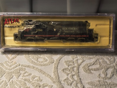 RARO estuche sin abrir N Atlas 48330 EMD GP-9 Ph.2 Southern Pacific 5780 | Condition: New