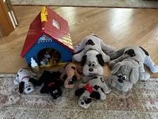 Vintage Pound Puppy lot Pup's Pad 1986 Tonka Dog House and 8 mixed pound puppies