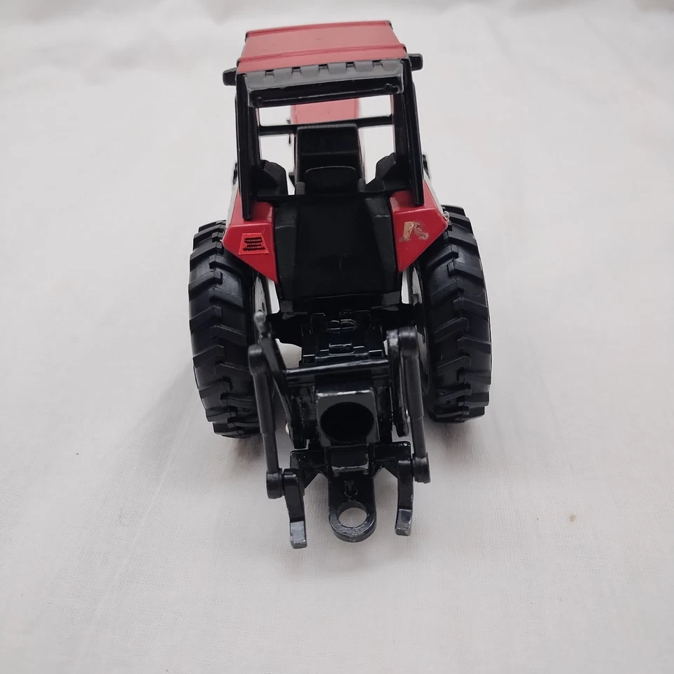 Литой под давлением трактор Case International 2294 с PTO ERTL масштаб 1:32 1989 - Изображение 3 из 4
