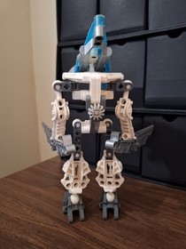 LEGO BIONICLE: Keerakh (8619) White Vahki Metru Nui Complete