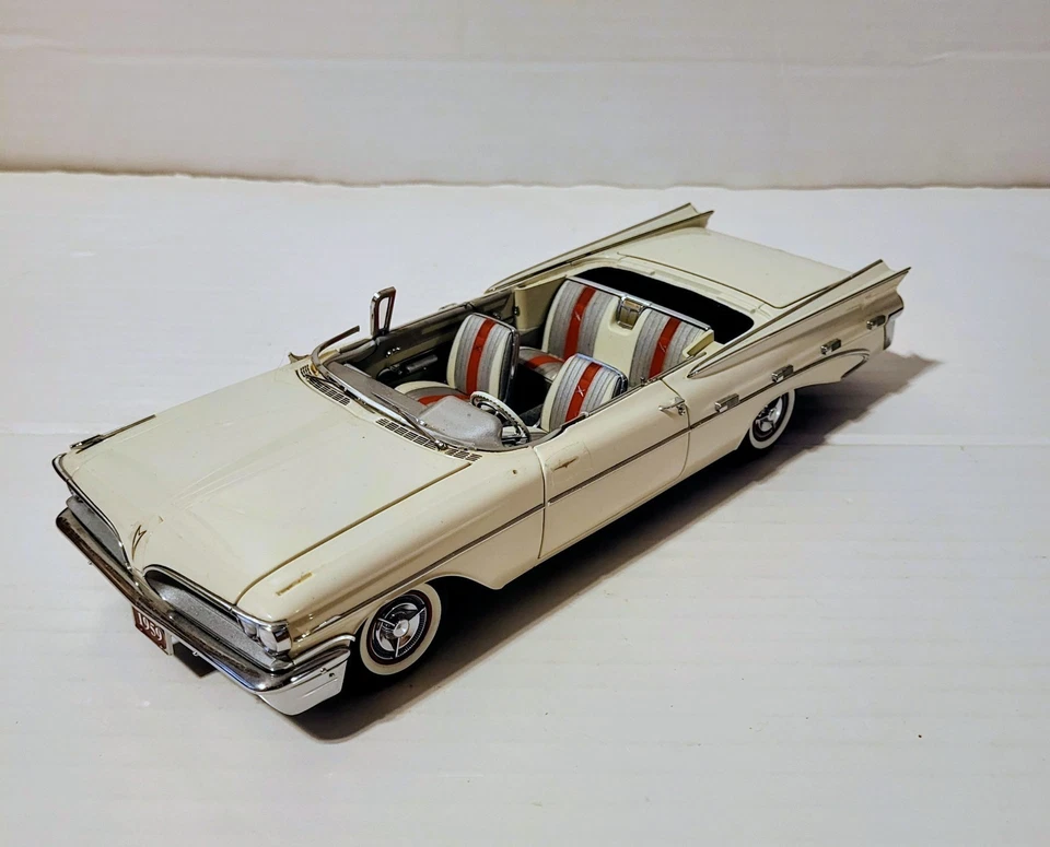 Danbury Mint 1959 Pontiac Bonneville Convertible 1:18 Diecast Model Car *As Is - Image 3 of 4