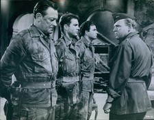 1968 Bill Holden Cliff Robertson Vincent Edward Carrol Oconnor Milita 8X10 Photo