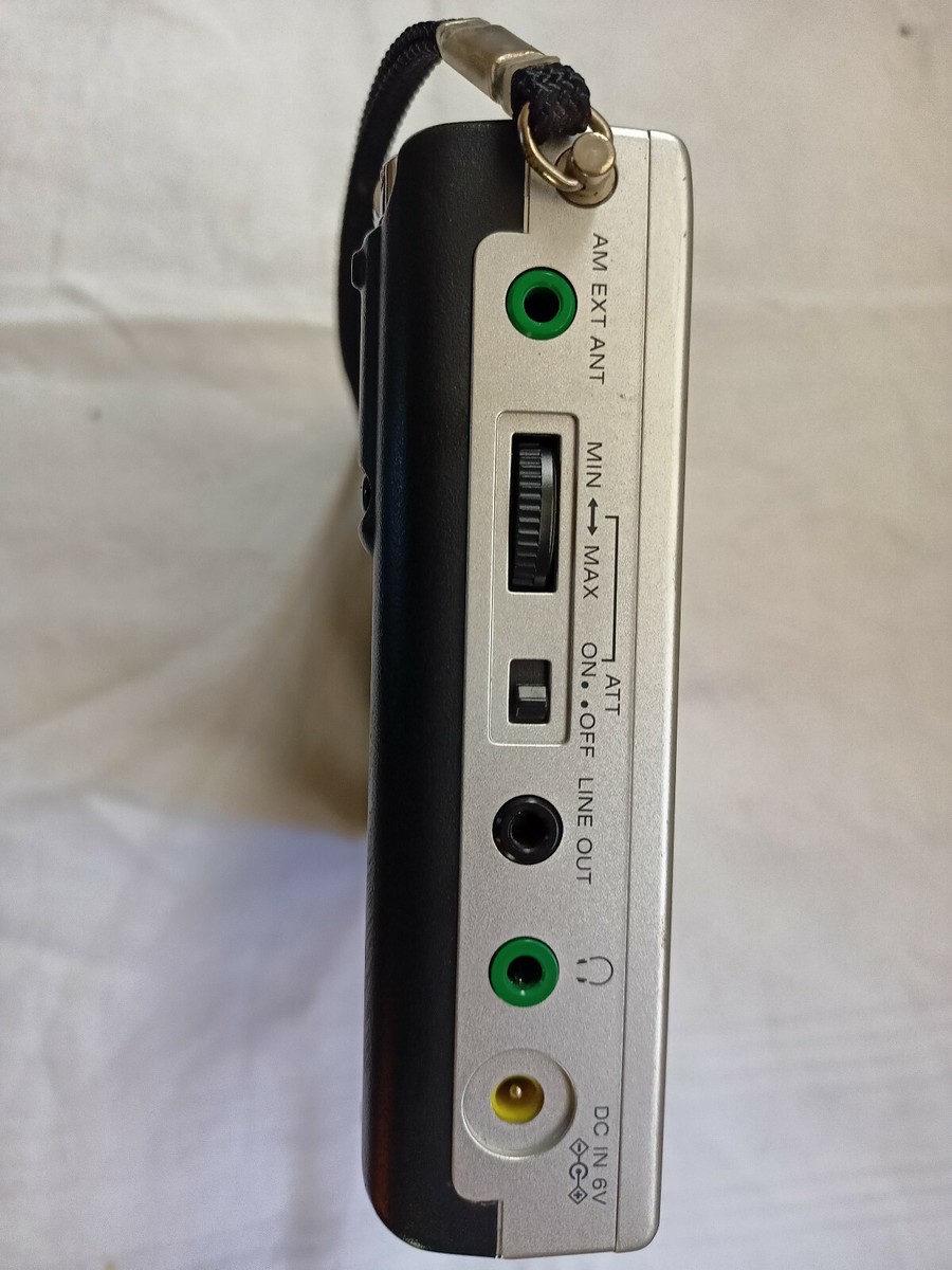 SONY ICF SW7600GR WORLD BAND RECEVIER WITH CARRYING CASE AND SONY ICF SW7600GR WORLD BAND RECEVIER WITH CARRYING CASE AND