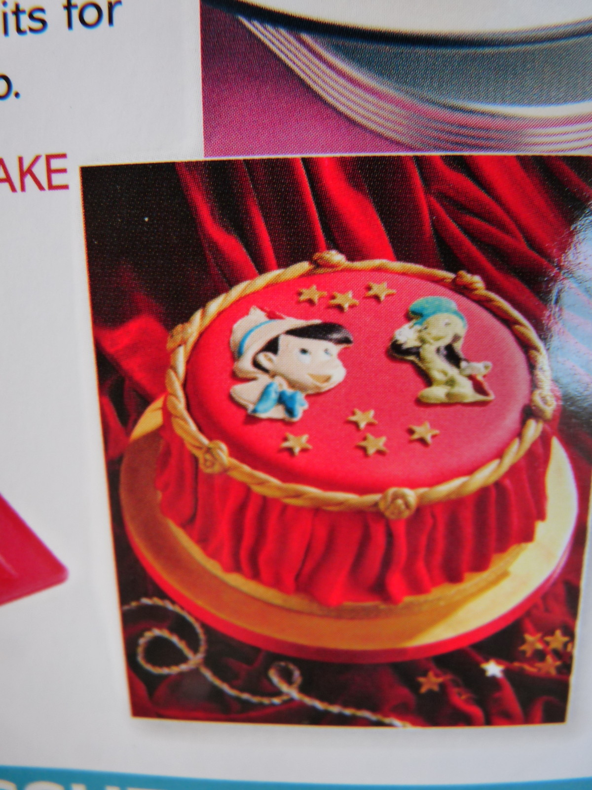 EAGLEMOSS DISNEY CAKES & SWEETS PINOCCHIO & JIMMY CRICKET MOULD No 56