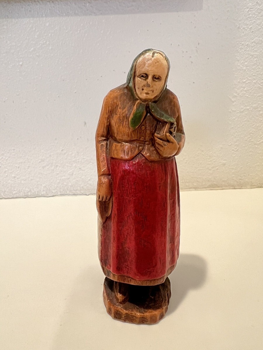 Vintage Syroco Wood Old Woman With Red Apron Carrying Holy Book