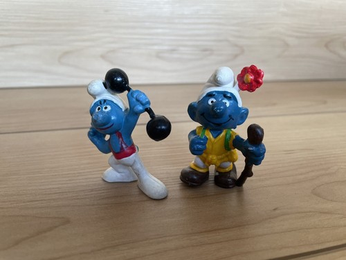 ☆ Vintage ~ SMURFS Lot Hiking Celebrate Holding Fire Lifting Figures - Picture 6 of 7