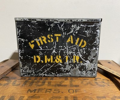 Vtg Duluth Missabe Iron Range Railroad Shop Made Metal First Aid Box D M & I R