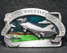 WK27165 VINTAGE 1982 THE SPACE SHUTTLE COLUMBIA AIRCRAFT ARTWORK BELT BUCKLE