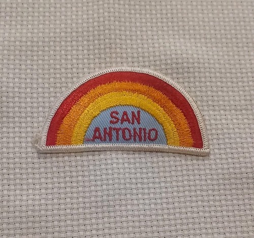 Vintage San Antonio Rainbow Patch San Antonio Texas Travel Souvenir Badge - Picture 1 of 5