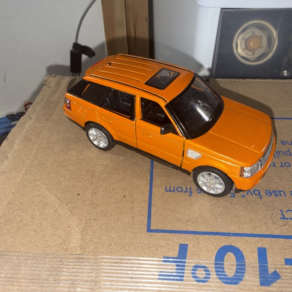 Kinsmart  - Range Rover Sport - Pull Back action - 1:38 scale KT5312D Orange - Image 2 of 3