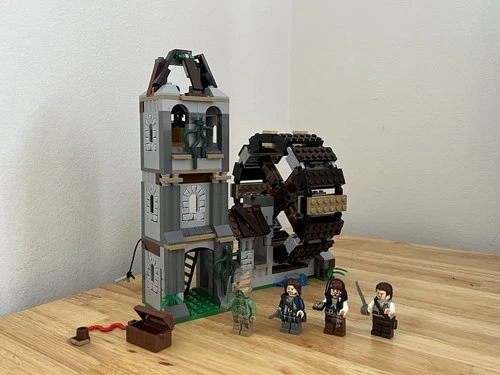 LEGO Pirates of the Caribbean: The Mill (4183)